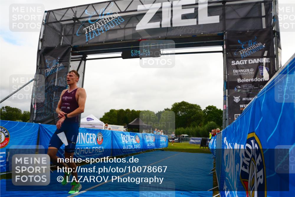 30.08.2026 - Elbe Triathlon Hamburg LAZAROV Photography http://msf.ph/oto/10078667 30.08.2026 09:54:22 Ziel 205 meine-sportfotos.de