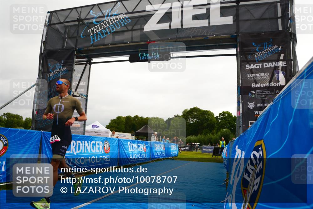30.08.2026 - Elbe Triathlon Hamburg LAZAROV Photography http://msf.ph/oto/10078707 30.08.2026 10:00:55 Ziel 218 meine-sportfotos.de