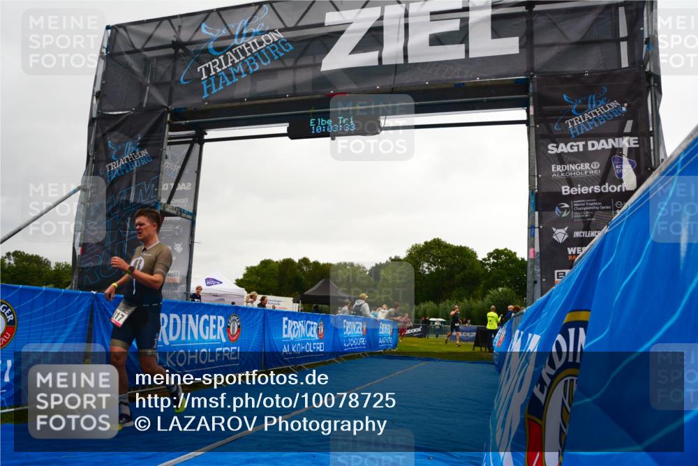 30.08.2026 - Elbe Triathlon Hamburg LAZAROV Photography http://msf.ph/oto/10078725 30.08.2026 10:03:34 Ziel 217 meine-sportfotos.de