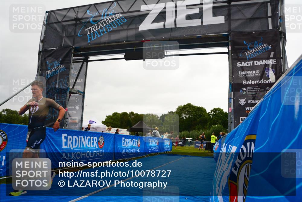 30.08.2026 - Elbe Triathlon Hamburg LAZAROV Photography http://msf.ph/oto/10078727 30.08.2026 10:03:34 Ziel 217 meine-sportfotos.de