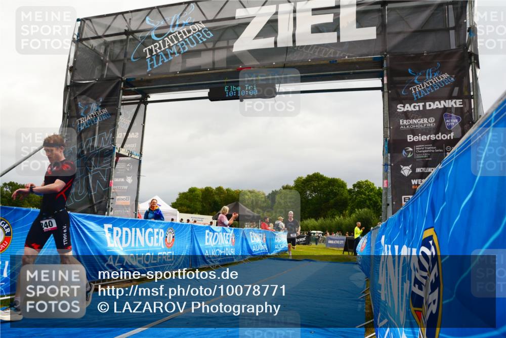 30.08.2026 - Elbe Triathlon Hamburg LAZAROV Photography http://msf.ph/oto/10078771 30.08.2026 10:10:01 Ziel 181, 240 meine-sportfotos.de