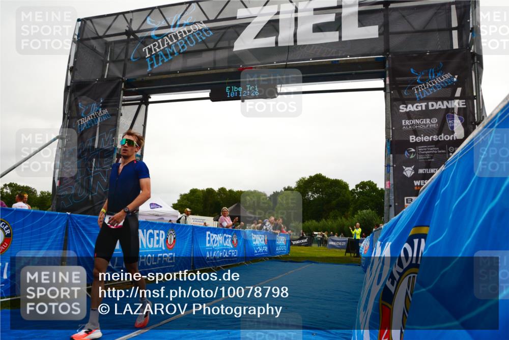 30.08.2026 - Elbe Triathlon Hamburg LAZAROV Photography http://msf.ph/oto/10078798 30.08.2026 10:12:27 Ziel 231 meine-sportfotos.de