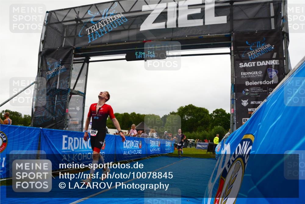 30.08.2026 - Elbe Triathlon Hamburg LAZAROV Photography http://msf.ph/oto/10078845 30.08.2026 10:17:07 Ziel 230, 309 meine-sportfotos.de