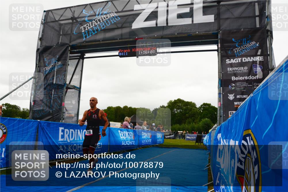 30.08.2026 - Elbe Triathlon Hamburg LAZAROV Photography http://msf.ph/oto/10078879 30.08.2026 10:18:16 Ziel 228 meine-sportfotos.de