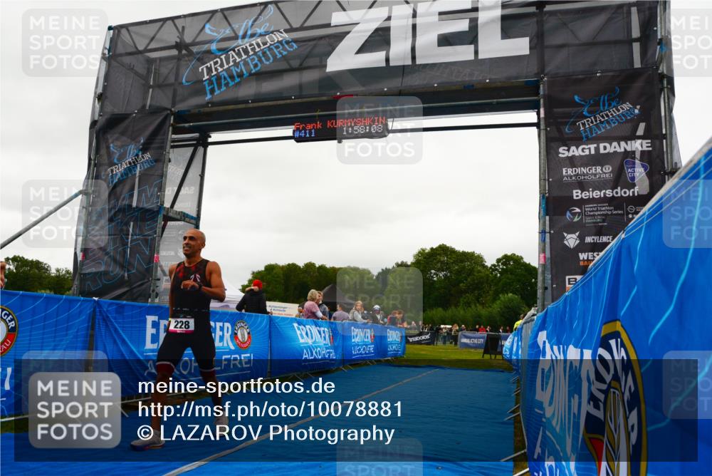 30.08.2026 - Elbe Triathlon Hamburg LAZAROV Photography http://msf.ph/oto/10078881 30.08.2026 10:18:16 Ziel 228 meine-sportfotos.de