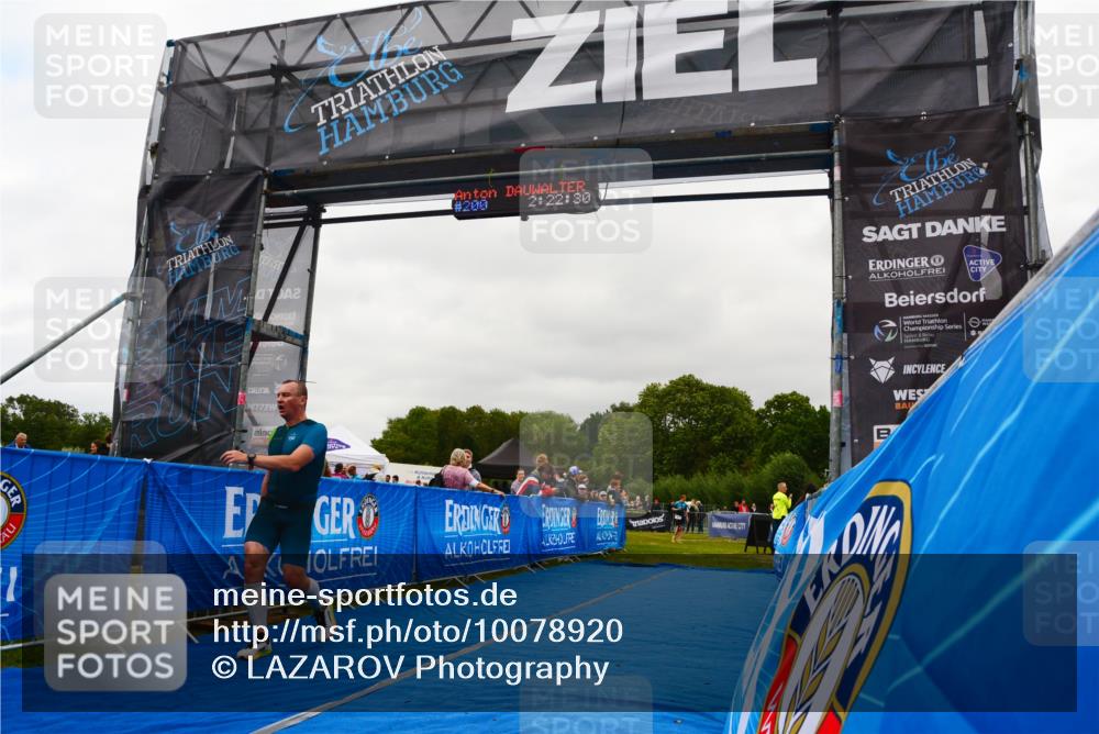 30.08.2026 - Elbe Triathlon Hamburg LAZAROV Photography http://msf.ph/oto/10078920 30.08.2026 10:22:29 Ziel 200 meine-sportfotos.de