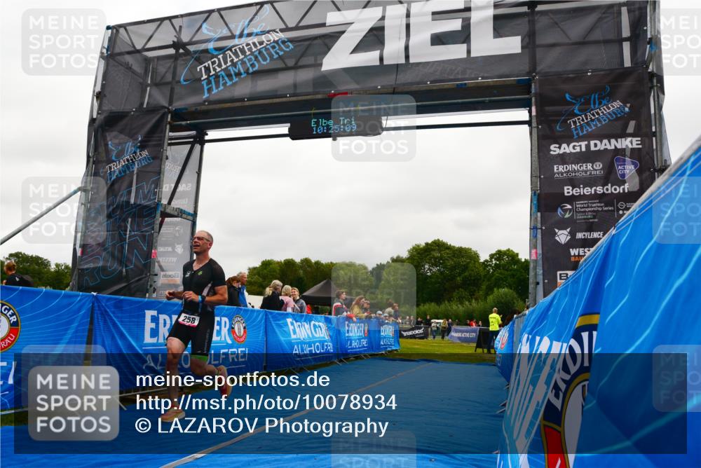 30.08.2026 - Elbe Triathlon Hamburg LAZAROV Photography http://msf.ph/oto/10078934 30.08.2026 10:25:10 Ziel 258 meine-sportfotos.de