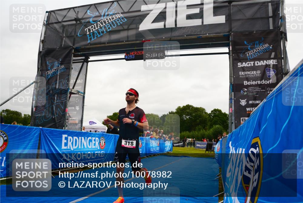 30.08.2026 - Elbe Triathlon Hamburg LAZAROV Photography http://msf.ph/oto/10078982 30.08.2026 10:28:17 Ziel 253, 318 meine-sportfotos.de
