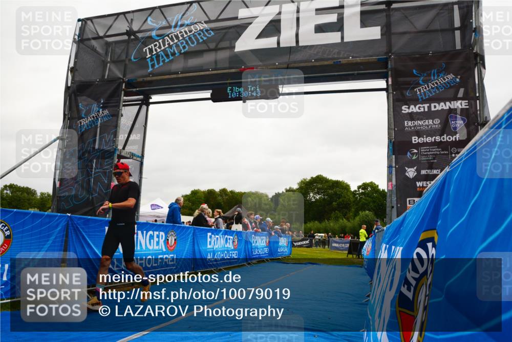 30.08.2026 - Elbe Triathlon Hamburg LAZAROV Photography http://msf.ph/oto/10079019 30.08.2026 10:30:44 Ziel 270 meine-sportfotos.de