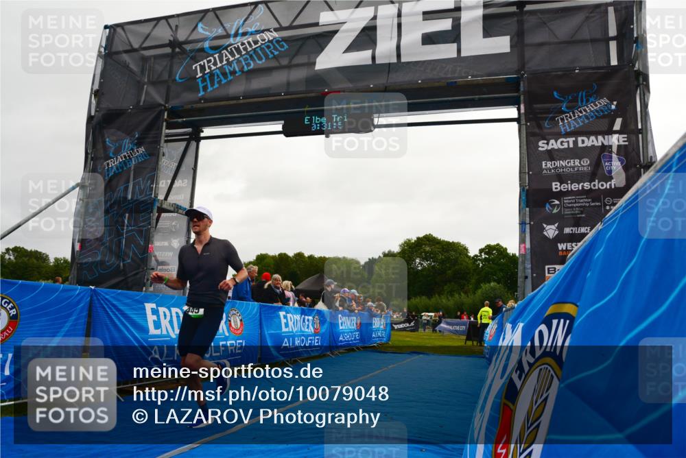 30.08.2026 - Elbe Triathlon Hamburg LAZAROV Photography http://msf.ph/oto/10079048 30.08.2026 10:31:59 Ziel 445 meine-sportfotos.de