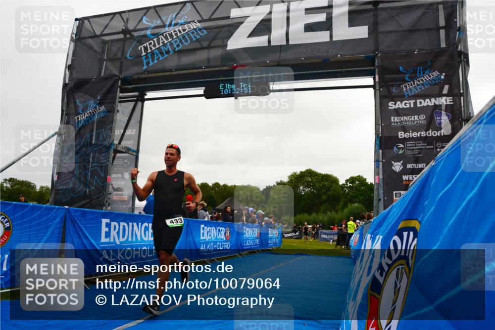 30.08.2026 - Elbe Triathlon Hamburg LAZAROV Photography http://msf.ph/oto/10079064 30.08.2026 10:32:52 Ziel 298, 433 meine-sportfotos.de