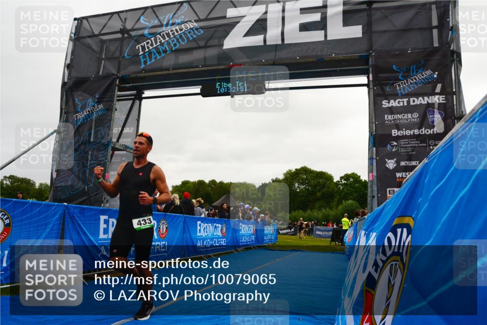 30.08.2026 - Elbe Triathlon Hamburg LAZAROV Photography http://msf.ph/oto/10079065 30.08.2026 10:32:52 Ziel 298, 433 meine-sportfotos.de