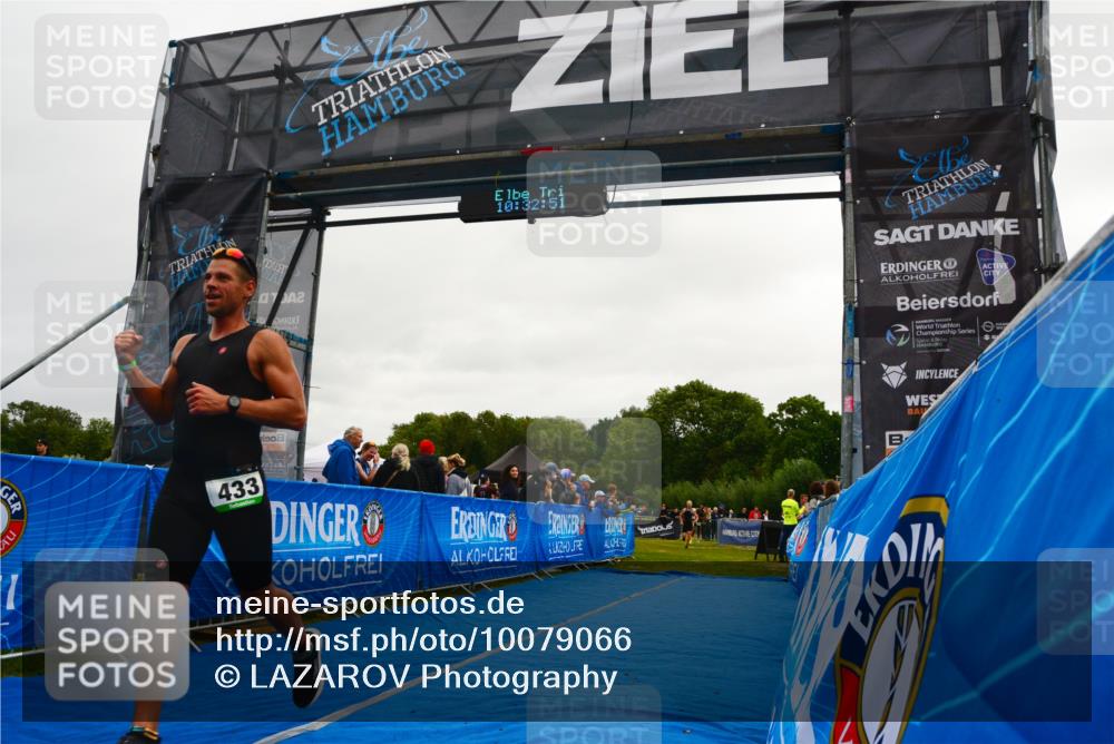 30.08.2026 - Elbe Triathlon Hamburg LAZAROV Photography http://msf.ph/oto/10079066 30.08.2026 10:32:52 Ziel 298, 433 meine-sportfotos.de