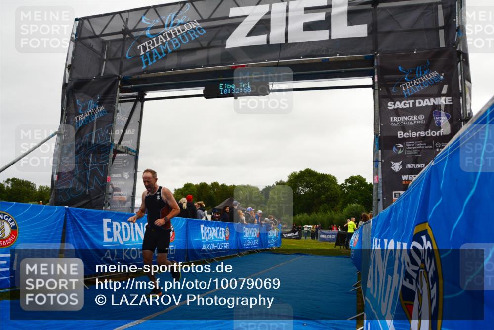30.08.2026 - Elbe Triathlon Hamburg LAZAROV Photography http://msf.ph/oto/10079069 30.08.2026 10:32:59 Ziel 298 meine-sportfotos.de