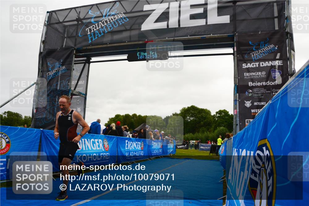 30.08.2026 - Elbe Triathlon Hamburg LAZAROV Photography http://msf.ph/oto/10079071 30.08.2026 10:32:59 Ziel 298 meine-sportfotos.de
