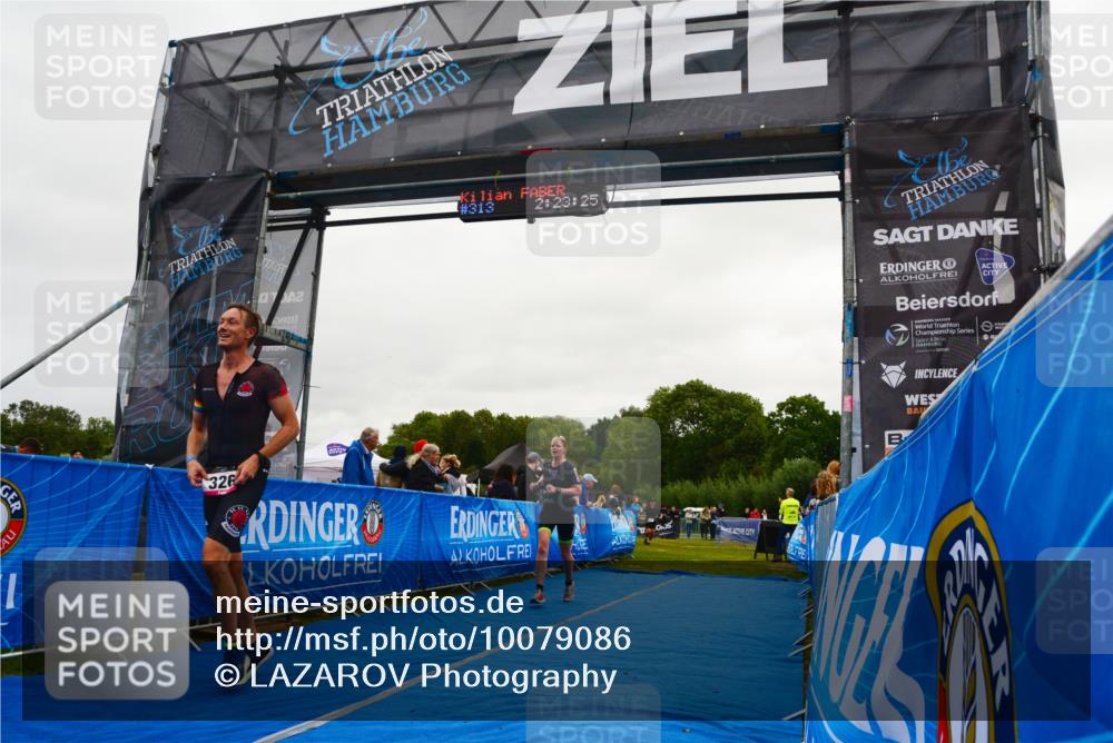 30.08.2026 - Elbe Triathlon Hamburg LAZAROV Photography http://msf.ph/oto/10079086 30.08.2026 10:33:28 Ziel 326, 382 meine-sportfotos.de