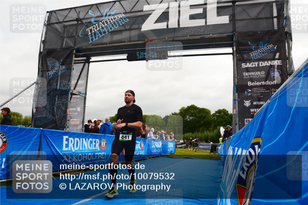 30.08.2026 - Elbe Triathlon Hamburg LAZAROV Photography http://msf.ph/oto/10079532 30.08.2026 10:47:08 Ziel 334, 641 meine-sportfotos.de