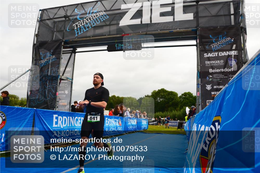 30.08.2026 - Elbe Triathlon Hamburg LAZAROV Photography http://msf.ph/oto/10079533 30.08.2026 10:47:08 Ziel 334, 641 meine-sportfotos.de