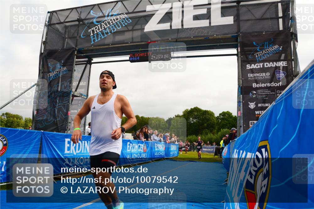 30.08.2026 - Elbe Triathlon Hamburg LAZAROV Photography http://msf.ph/oto/10079542 30.08.2026 10:47:36 Ziel 390, 464 meine-sportfotos.de