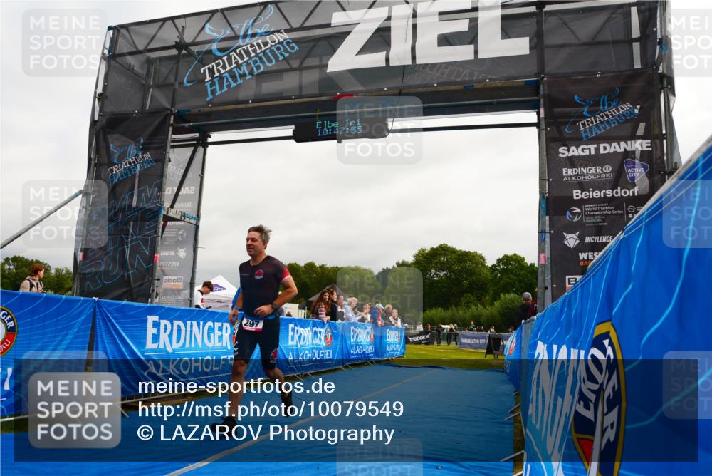 30.08.2026 - Elbe Triathlon Hamburg LAZAROV Photography http://msf.ph/oto/10079549 30.08.2026 10:47:56 Ziel 297 meine-sportfotos.de