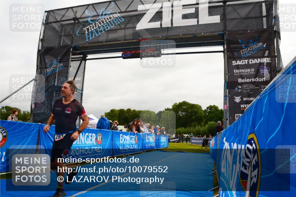 30.08.2026 - Elbe Triathlon Hamburg LAZAROV Photography http://msf.ph/oto/10079552 30.08.2026 10:47:56 Ziel 297 meine-sportfotos.de