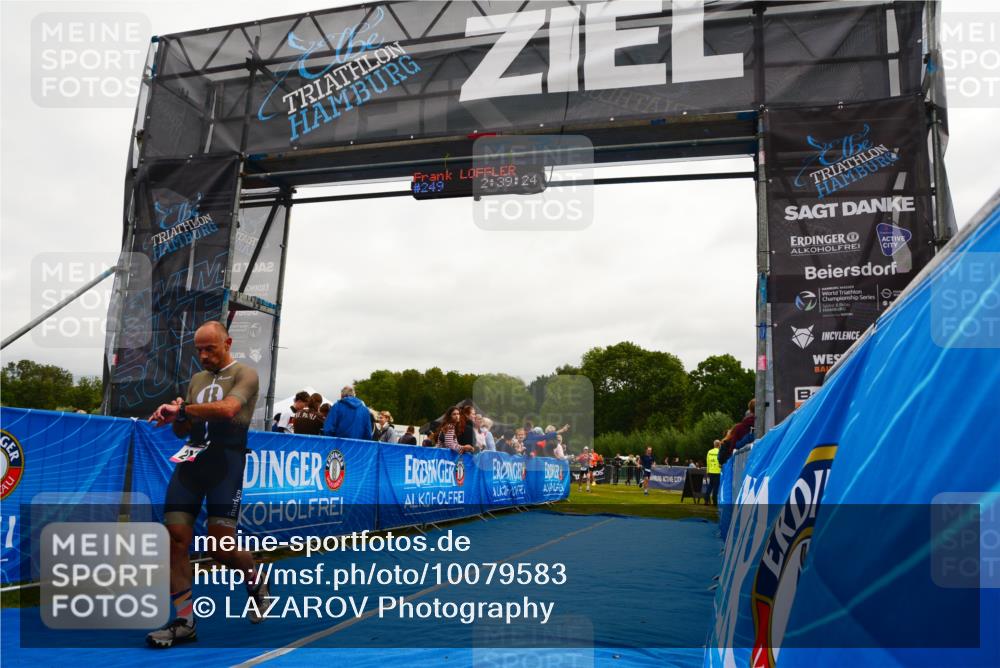 30.08.2026 - Elbe Triathlon Hamburg LAZAROV Photography http://msf.ph/oto/10079583 30.08.2026 10:49:23 Ziel 249 meine-sportfotos.de
