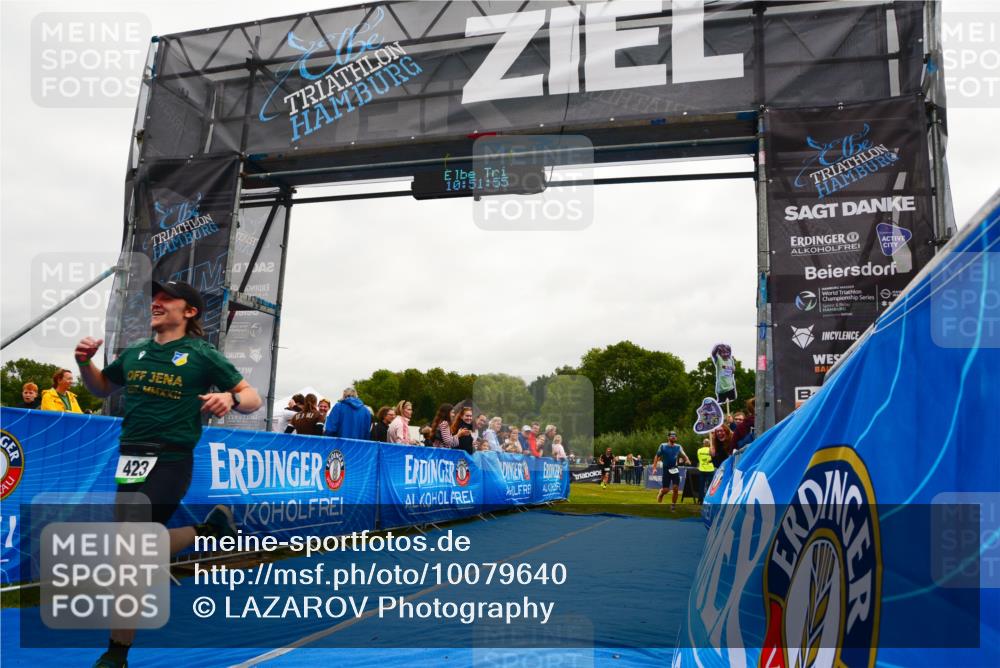 30.08.2026 - Elbe Triathlon Hamburg LAZAROV Photography http://msf.ph/oto/10079640 30.08.2026 10:51:56 Ziel 423, 452, 536 meine-sportfotos.de