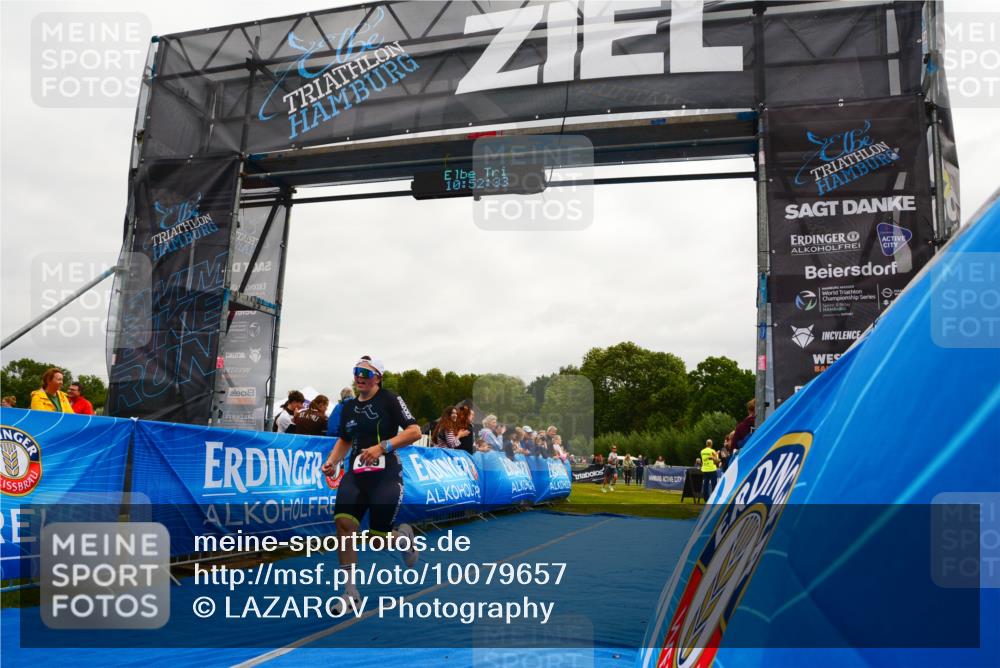 30.08.2026 - Elbe Triathlon Hamburg LAZAROV Photography http://msf.ph/oto/10079657 30.08.2026 10:52:34 Ziel 379 meine-sportfotos.de