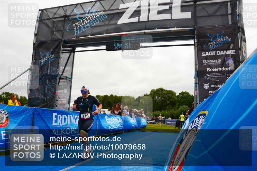 30.08.2026 - Elbe Triathlon Hamburg LAZAROV Photography http://msf.ph/oto/10079658 30.08.2026 10:52:34 Ziel 379 meine-sportfotos.de