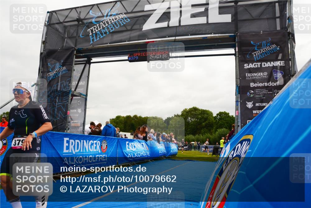 30.08.2026 - Elbe Triathlon Hamburg LAZAROV Photography http://msf.ph/oto/10079662 30.08.2026 10:52:35 Ziel 379 meine-sportfotos.de