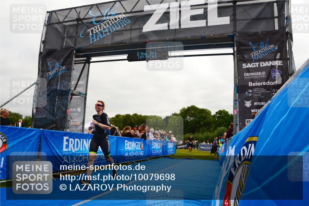 30.08.2026 - Elbe Triathlon Hamburg LAZAROV Photography http://msf.ph/oto/10079698 30.08.2026 10:54:01 Ziel 381, 481 meine-sportfotos.de