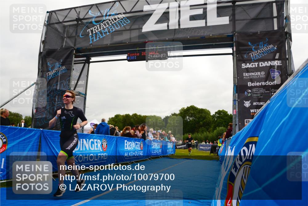 30.08.2026 - Elbe Triathlon Hamburg LAZAROV Photography http://msf.ph/oto/10079700 30.08.2026 10:54:02 Ziel 381, 481 meine-sportfotos.de