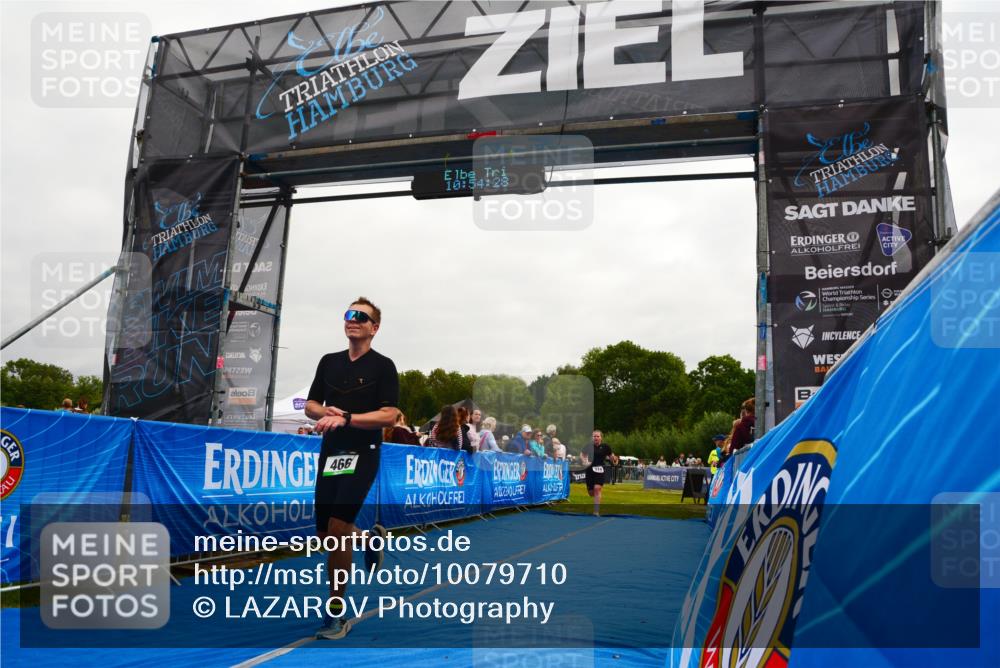 30.08.2026 - Elbe Triathlon Hamburg LAZAROV Photography http://msf.ph/oto/10079710 30.08.2026 10:54:30 Ziel 374, 466 meine-sportfotos.de