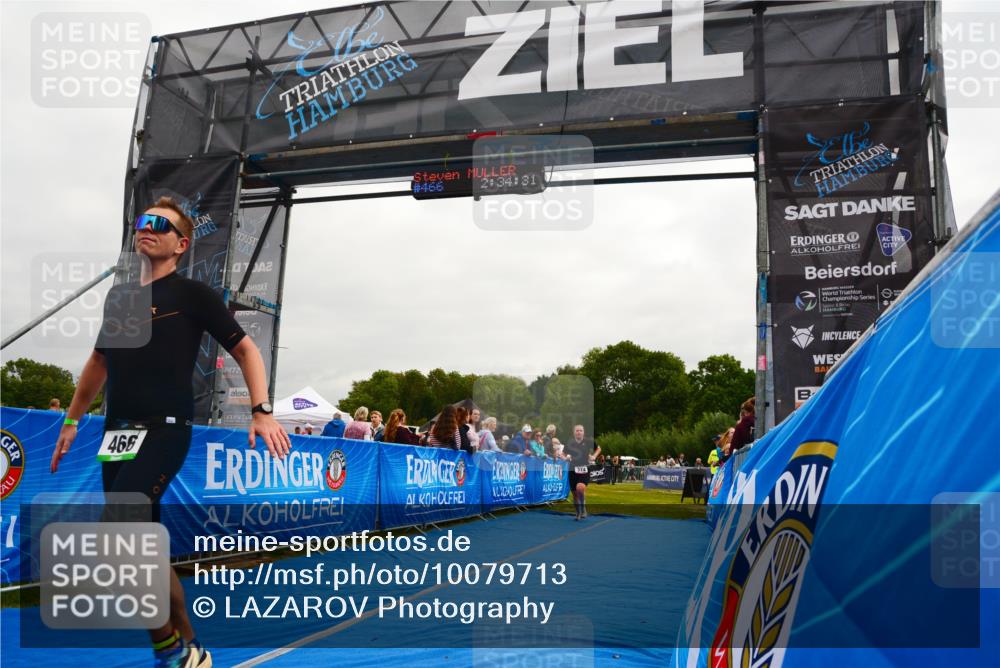 30.08.2026 - Elbe Triathlon Hamburg LAZAROV Photography http://msf.ph/oto/10079713 30.08.2026 10:54:30 Ziel 374, 466 meine-sportfotos.de