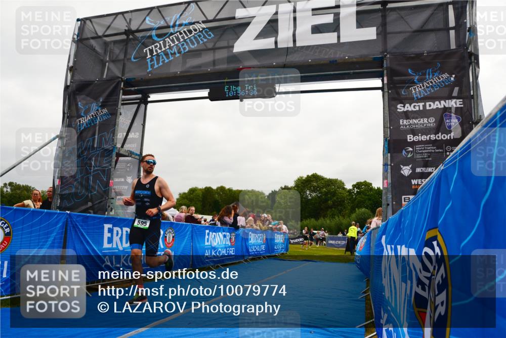 30.08.2026 - Elbe Triathlon Hamburg LAZAROV Photography http://msf.ph/oto/10079774 30.08.2026 10:56:38 Ziel 595, 689, 1894 meine-sportfotos.de