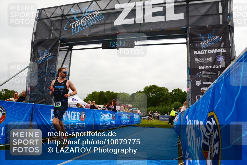 30.08.2026 - Elbe Triathlon Hamburg LAZAROV Photography http://msf.ph/oto/10079775 30.08.2026 10:56:38 Ziel 595, 689, 1894 meine-sportfotos.de