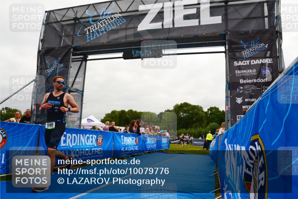 30.08.2026 - Elbe Triathlon Hamburg LAZAROV Photography http://msf.ph/oto/10079776 30.08.2026 10:56:38 Ziel 595, 689, 1894 meine-sportfotos.de