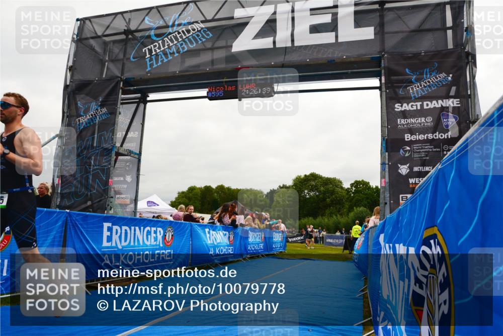 30.08.2026 - Elbe Triathlon Hamburg LAZAROV Photography http://msf.ph/oto/10079778 30.08.2026 10:56:38 Ziel 595, 689, 1894 meine-sportfotos.de