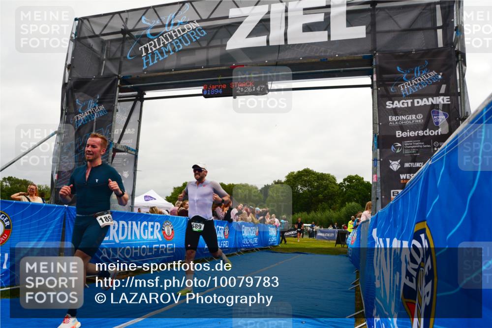 30.08.2026 - Elbe Triathlon Hamburg LAZAROV Photography http://msf.ph/oto/10079783 30.08.2026 10:56:46 Ziel 550, 689, 1894 meine-sportfotos.de