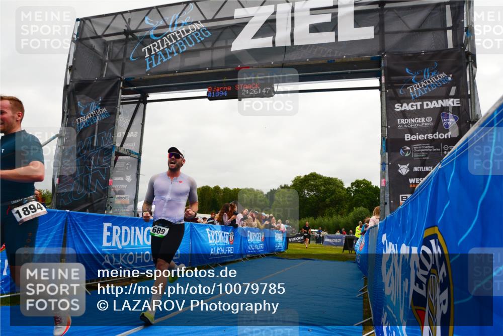 30.08.2026 - Elbe Triathlon Hamburg LAZAROV Photography http://msf.ph/oto/10079785 30.08.2026 10:56:46 Ziel 550, 689, 1894 meine-sportfotos.de