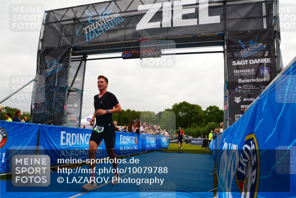 30.08.2026 - Elbe Triathlon Hamburg LAZAROV Photography http://msf.ph/oto/10079788 30.08.2026 10:56:52 Ziel 550, 668 meine-sportfotos.de
