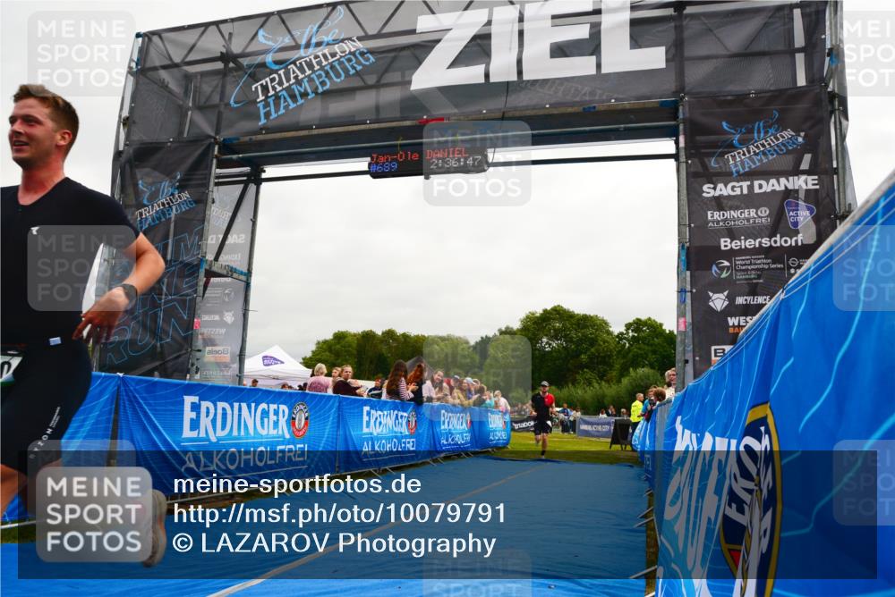 30.08.2026 - Elbe Triathlon Hamburg LAZAROV Photography http://msf.ph/oto/10079791 30.08.2026 10:56:53 Ziel 550, 668 meine-sportfotos.de