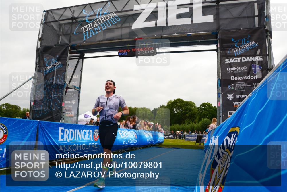 30.08.2026 - Elbe Triathlon Hamburg LAZAROV Photography http://msf.ph/oto/10079801 30.08.2026 10:57:06 Ziel 430 meine-sportfotos.de