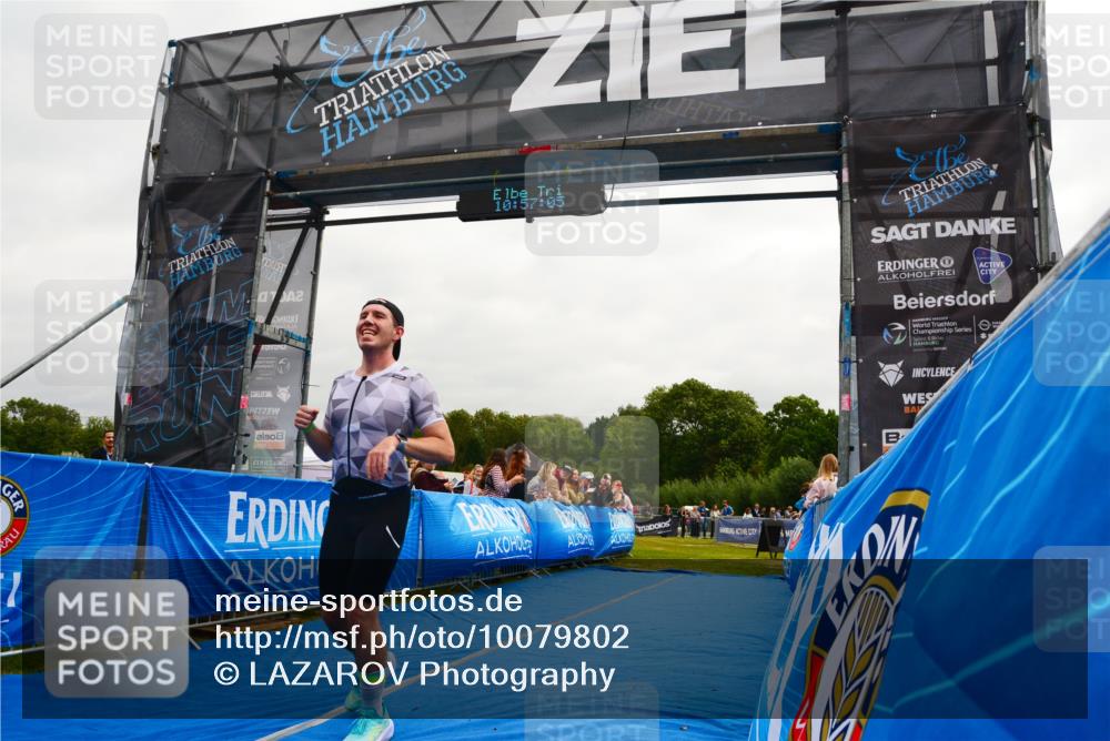 30.08.2026 - Elbe Triathlon Hamburg LAZAROV Photography http://msf.ph/oto/10079802 30.08.2026 10:57:06 Ziel 430 meine-sportfotos.de