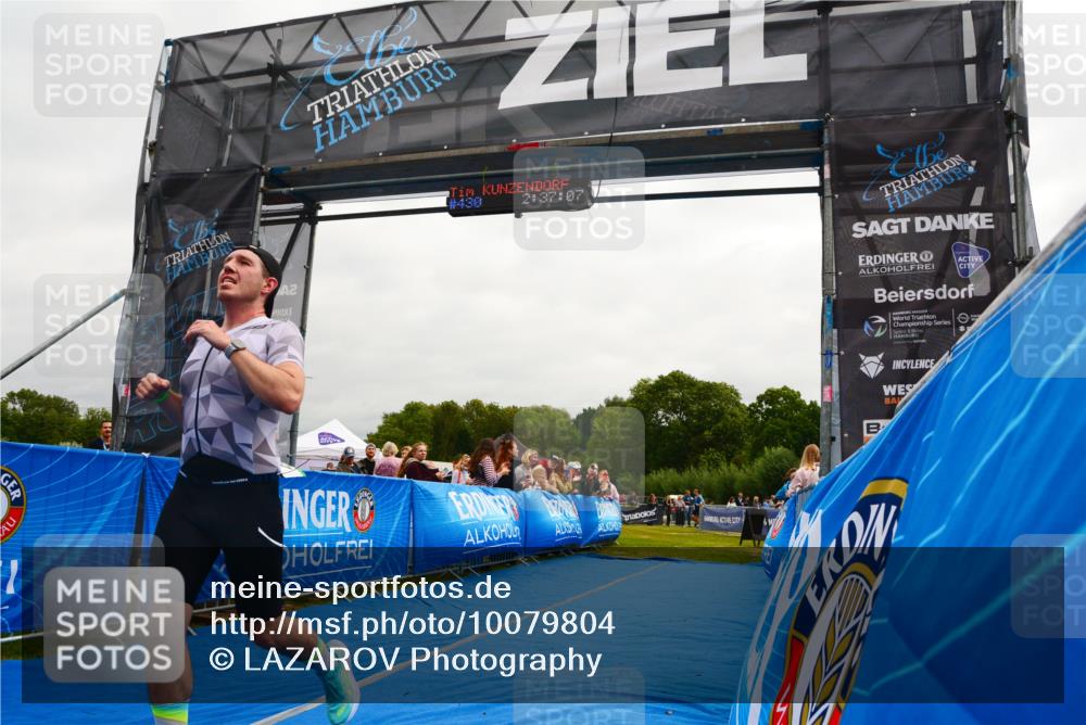 30.08.2026 - Elbe Triathlon Hamburg LAZAROV Photography http://msf.ph/oto/10079804 30.08.2026 10:57:06 Ziel 430 meine-sportfotos.de