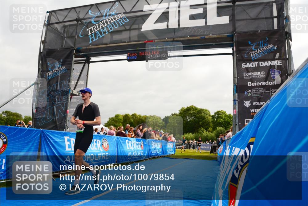 30.08.2026 - Elbe Triathlon Hamburg LAZAROV Photography http://msf.ph/oto/10079854 30.08.2026 10:58:45 Ziel 480, 588 meine-sportfotos.de