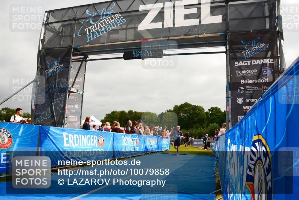 30.08.2026 - Elbe Triathlon Hamburg LAZAROV Photography http://msf.ph/oto/10079858 30.08.2026 10:59:14 Ziel 405, 418, 542 meine-sportfotos.de