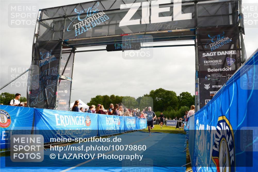 30.08.2026 - Elbe Triathlon Hamburg LAZAROV Photography http://msf.ph/oto/10079860 30.08.2026 10:59:14 Ziel 405, 418, 542 meine-sportfotos.de
