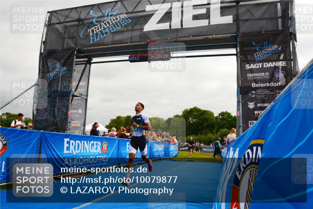 30.08.2026 - Elbe Triathlon Hamburg LAZAROV Photography http://msf.ph/oto/10079877 30.08.2026 10:59:23 Ziel 331, 418, 467 meine-sportfotos.de