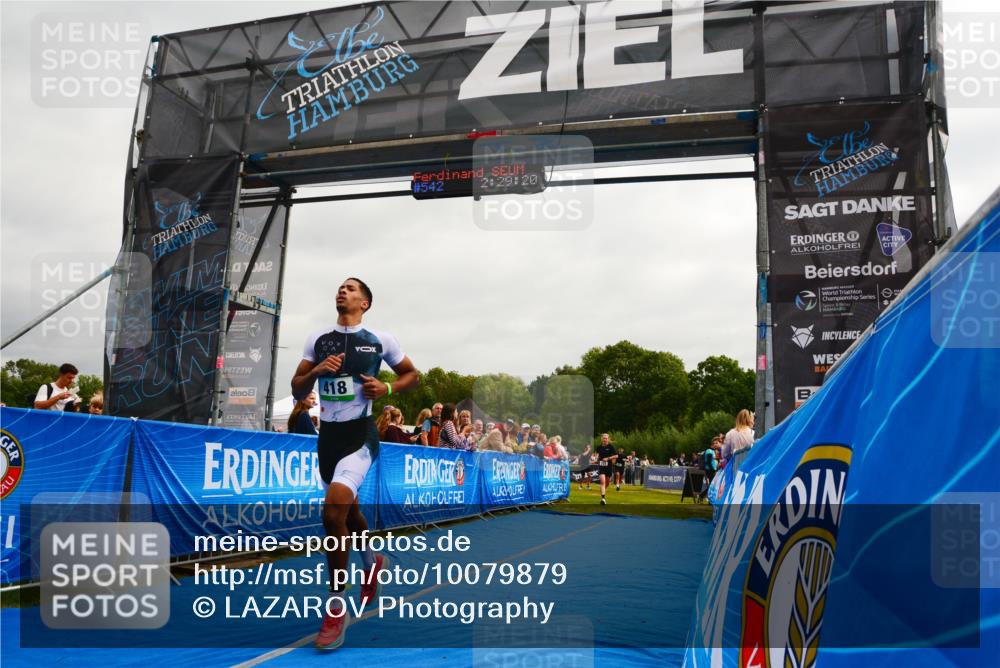 30.08.2026 - Elbe Triathlon Hamburg LAZAROV Photography http://msf.ph/oto/10079879 30.08.2026 10:59:23 Ziel 331, 418, 467 meine-sportfotos.de